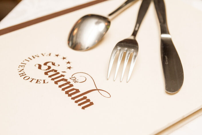 Hotelrestaurant Fotografie: Detailbild mit Speisekarte